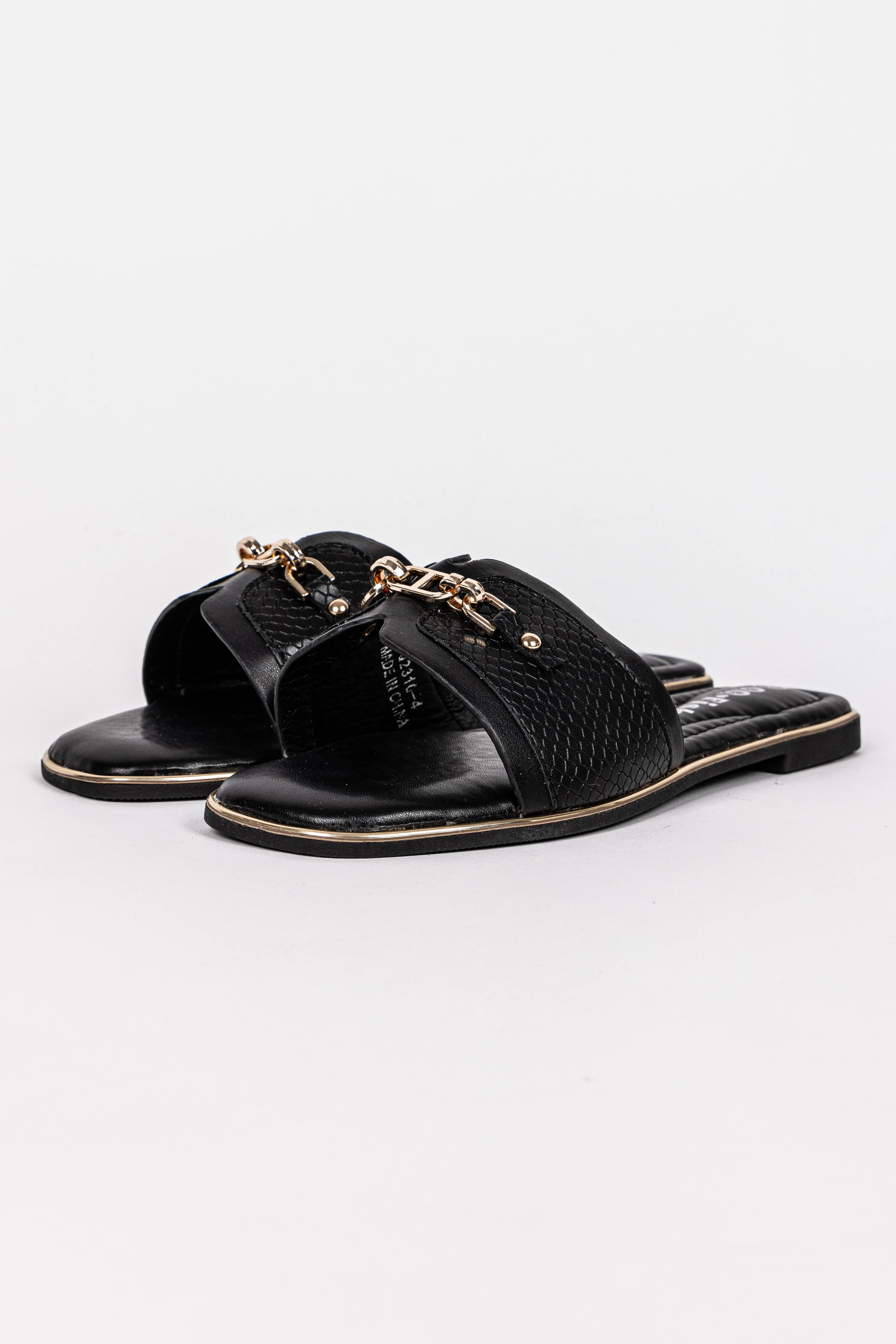 DETAILED FLAT SANDALS