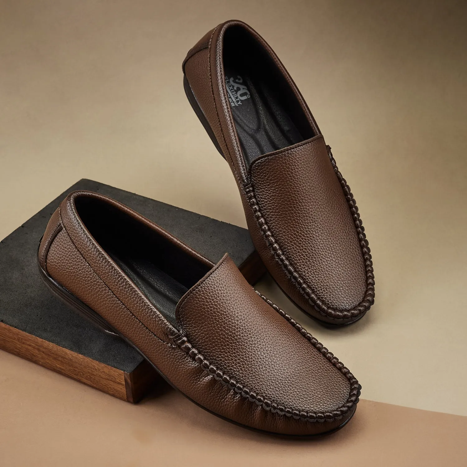 Duke Men Textured 360 Flexible Loafers (FWOL4016)
