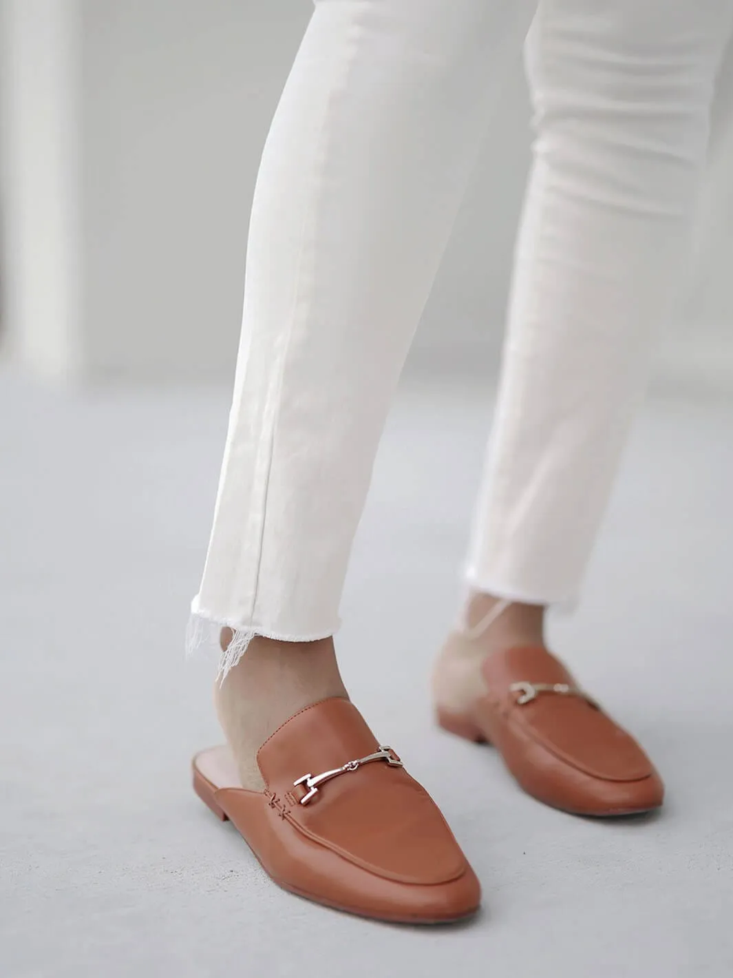 JENN ARDOR Women Smooth Artificial Leather Flat Mules