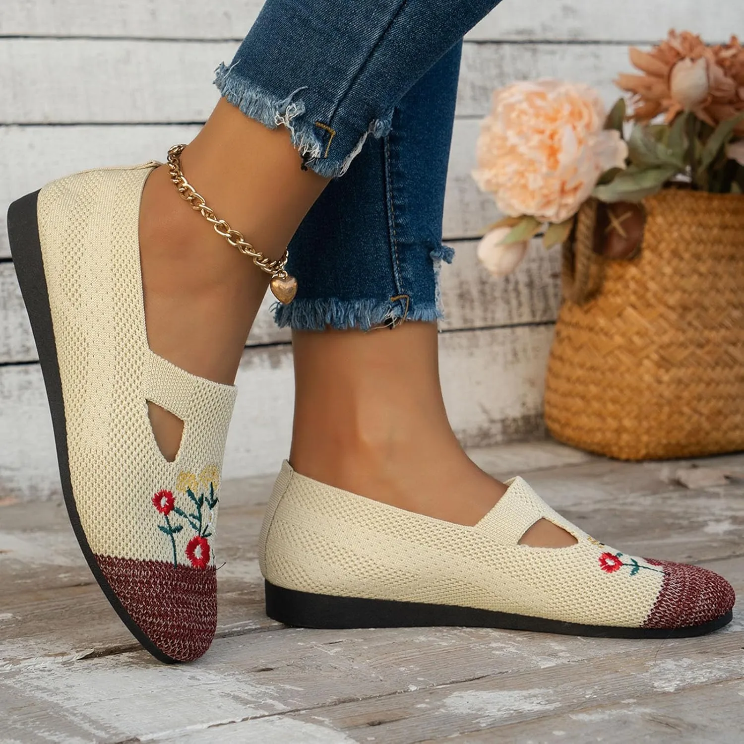 Ladies Fashion Breathable Mesh Knitted Flower Embroidery Flat Bottom Casual Shoes Cycling Casual Shoe