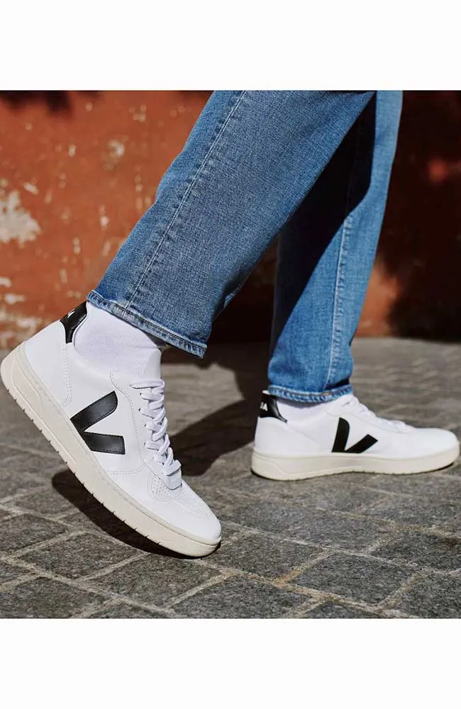 V-10 Leather sneaker White Black