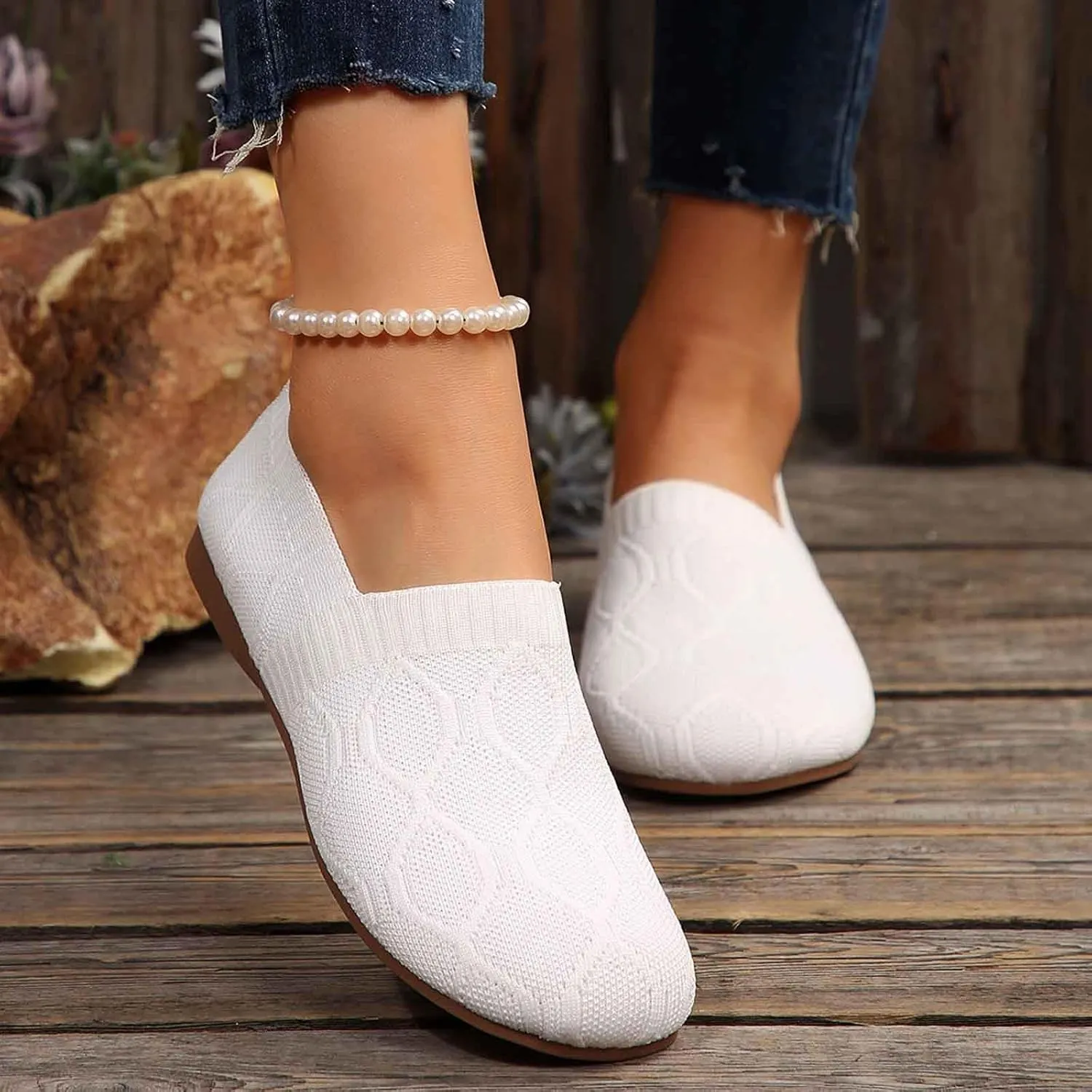 Women's Breathable Slip-On Casual Shoes Lightweight Comfortable Flat Sandals for Daily Wear Travel Outfits