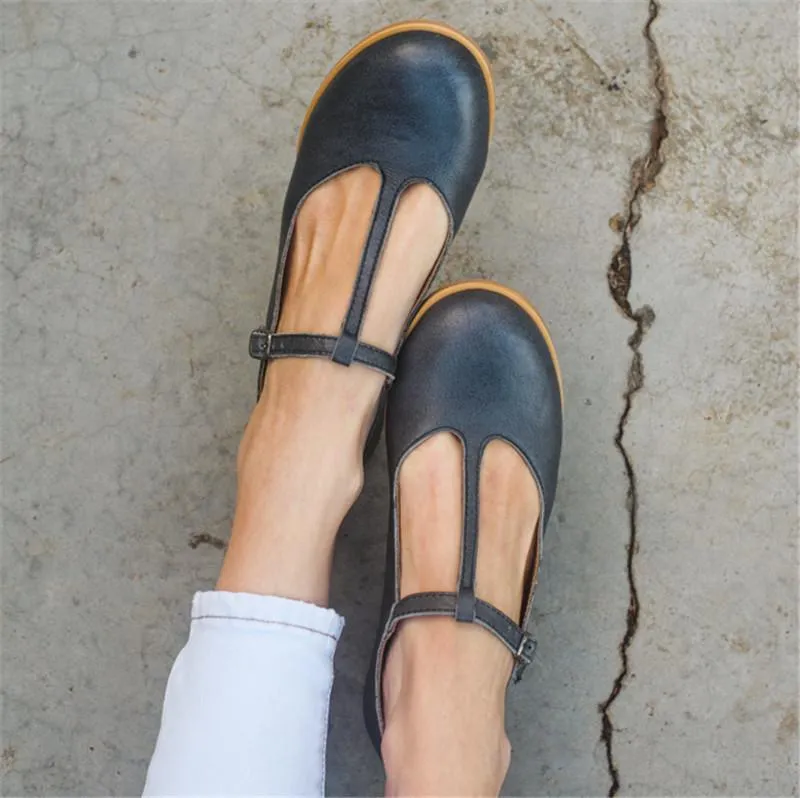 Women's round closed toe buckle strap sandals